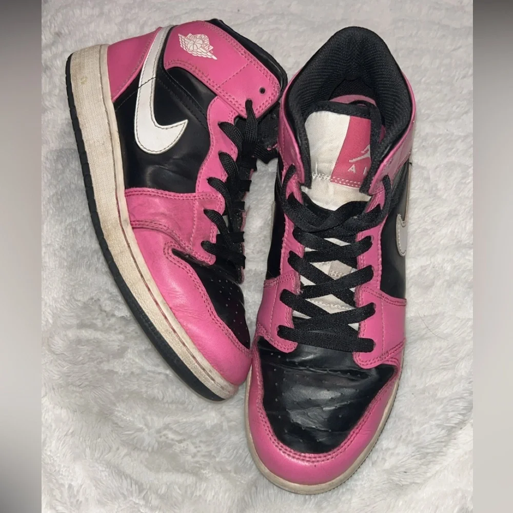 Nike Air Jordan 1 Mid GS 